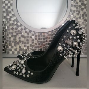 Steve Madden Black Studded Heels